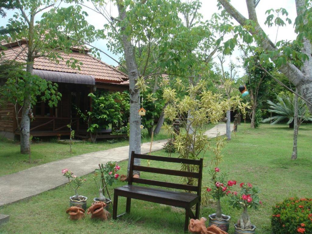 Indie House @ Maerim Chiang Mai Buitenkant foto